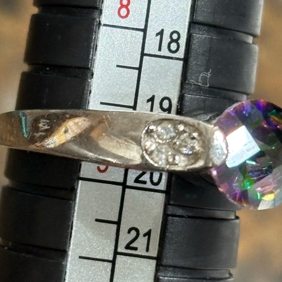 925 sterling silver mystic topaz ring. Beautiful faceted stone. Sz 9 - Picture 6 of 8
